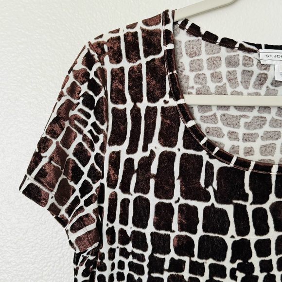 St. John Sport Velvet Giraffe Print Blouse Brown/White Size Medium - Picture 5 of 9